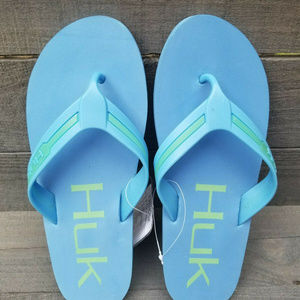 huk women's flip flops